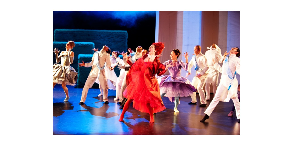 „Dornröschen“ von Karl Alfred Schreiner. Tanz: Aina Clostermann, Ensemble