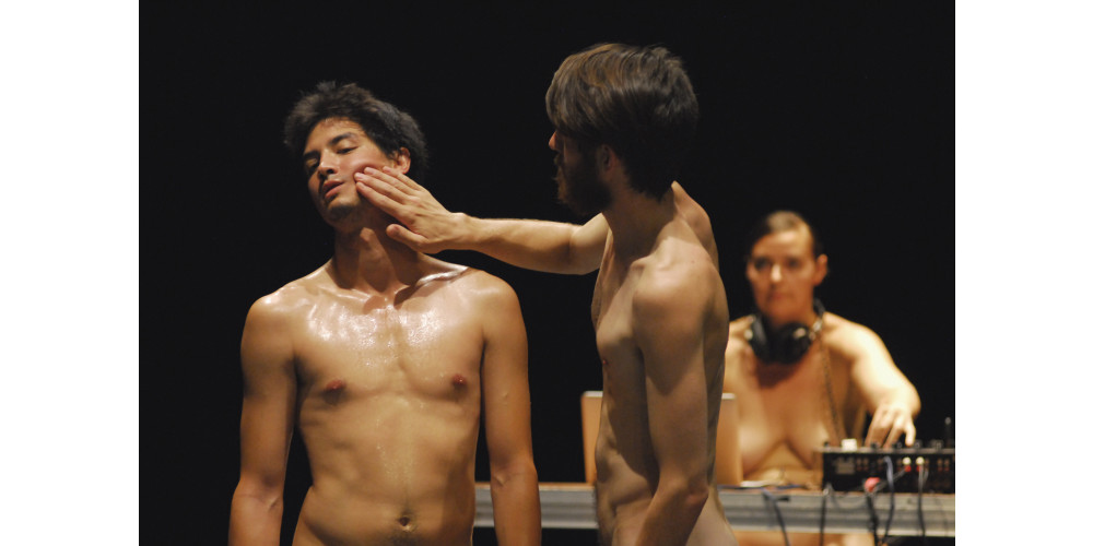 „More than naked“ von Doris Uhlich