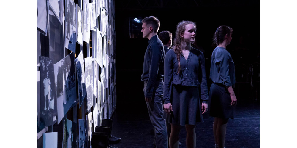 „Die Tänzerin von Auschwitz“ von Bianca Sue Henne und Jutta Ebnother. Tanz: Ensemble