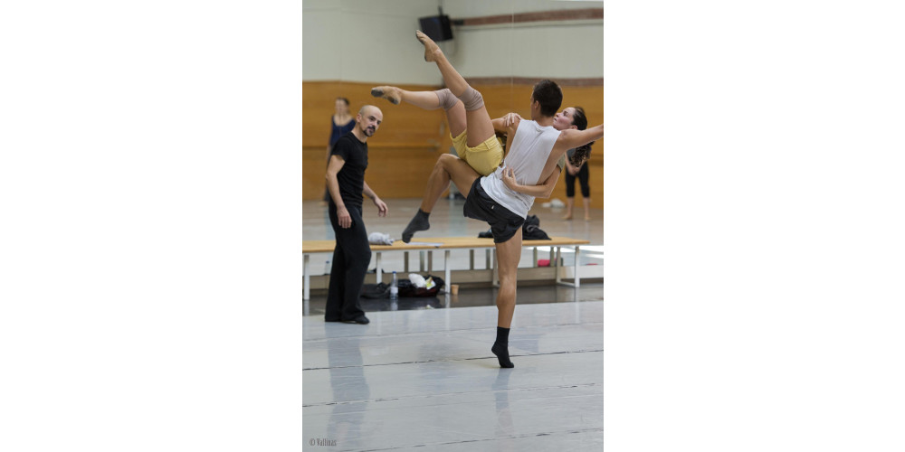 Goyo Montero mit TänzerInnen der Compañia Nacional de Danza