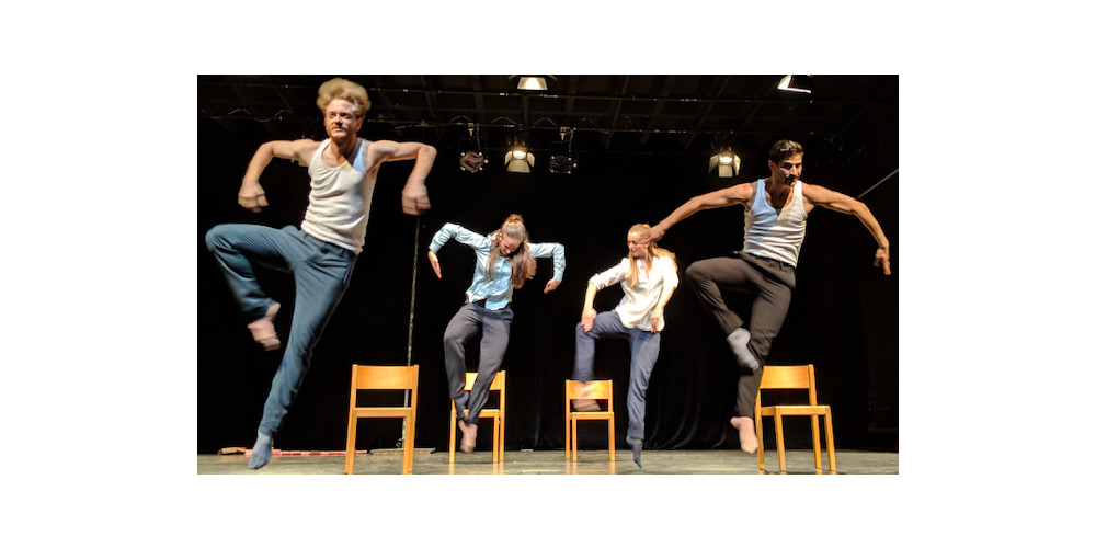 „Pink and Blue“ von Posterino Dance Company. Tanz: Gabriel Wanka, Clara Plausteiner, Annalisa Piccolo, Bernardo Pereira Ribeiro