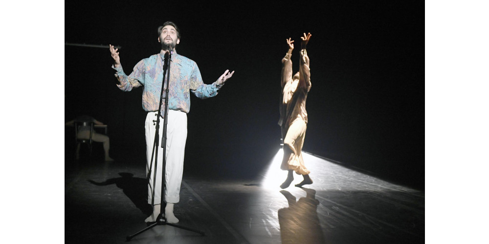 „Free Willy ● Hetwich“ von Esther Pérez und Nuria Fau. Tanz: Isidora Markovic, David Valls, Joel Distefano