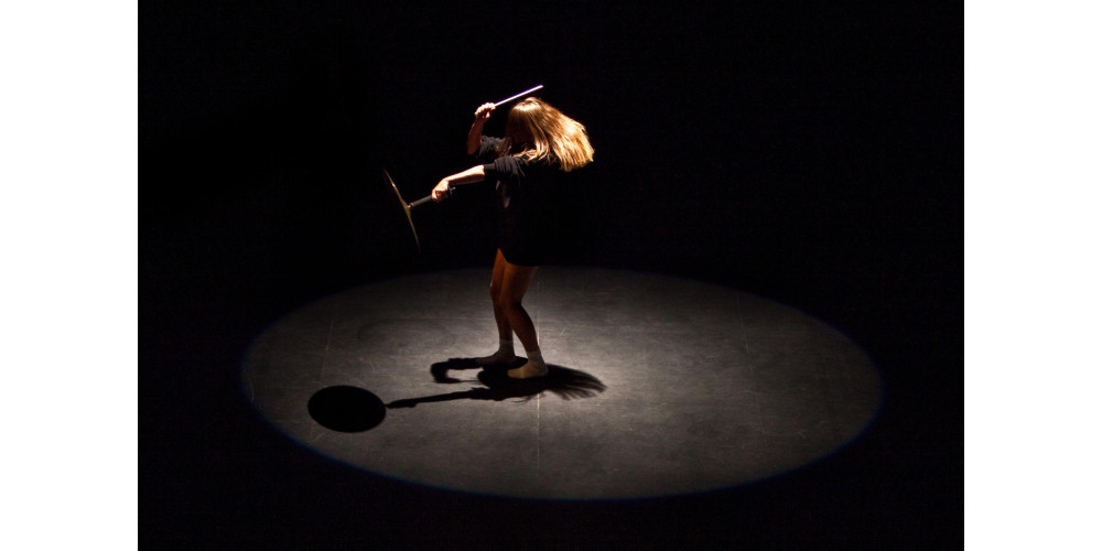 „Ghost Writer and the Broken Handbreak“ von Miet Warlop