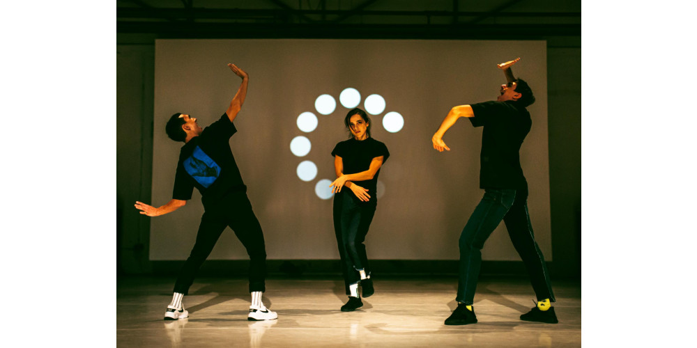 „Autoplay“ von Moritz Ostruschnjak