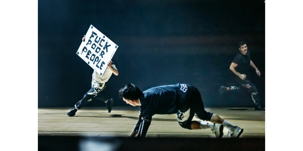 „Yesternow“ von Moritz Ostruschnjak