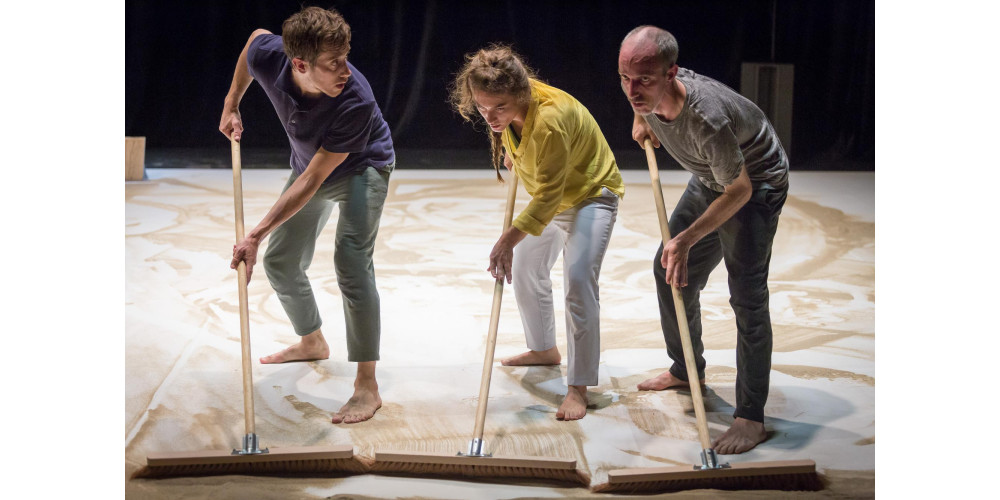 „10:10“ von NYASH