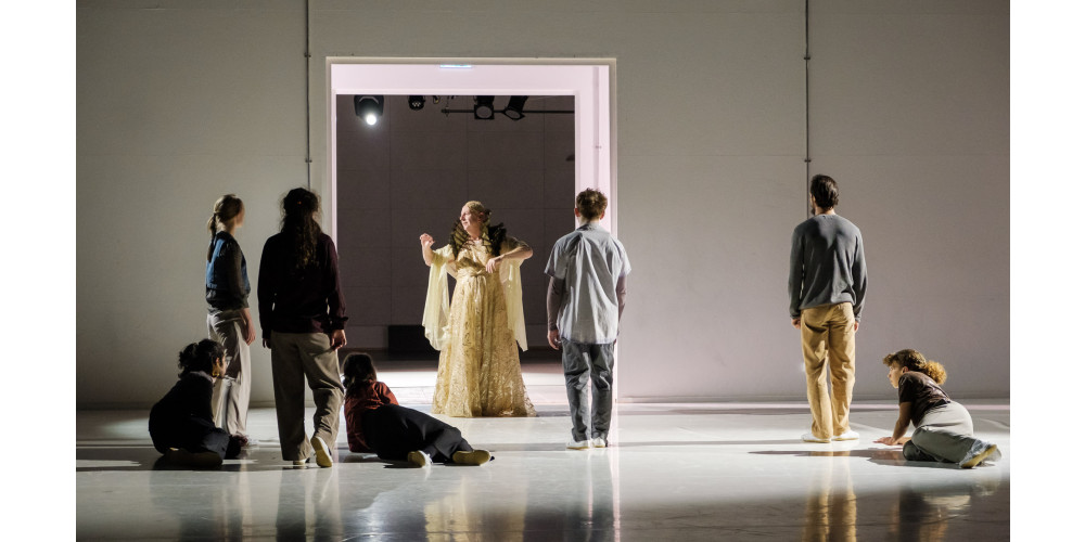 „100.80.40 – rats in the living room /études pathétiques“ von Micha Purucker. Tanz: Ensemble