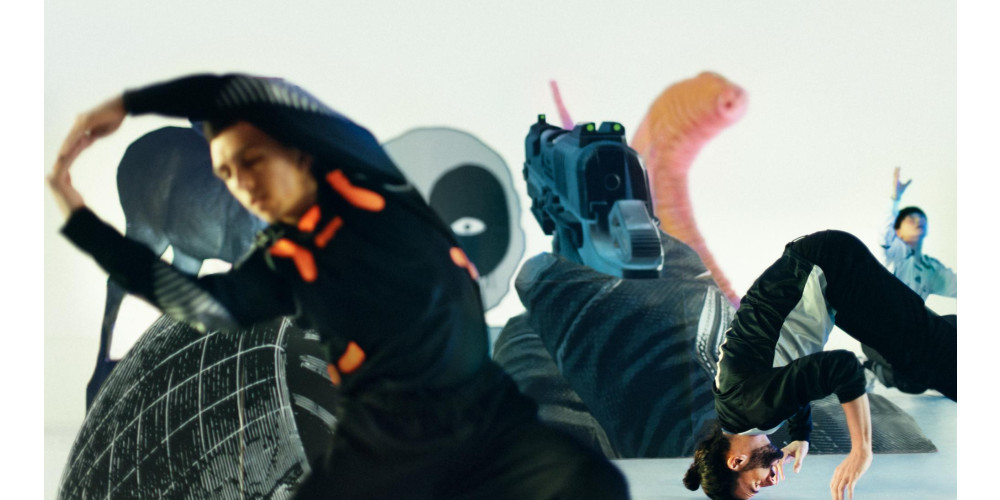 „Rabbit Hole“ von Moritz Ostruschnjak