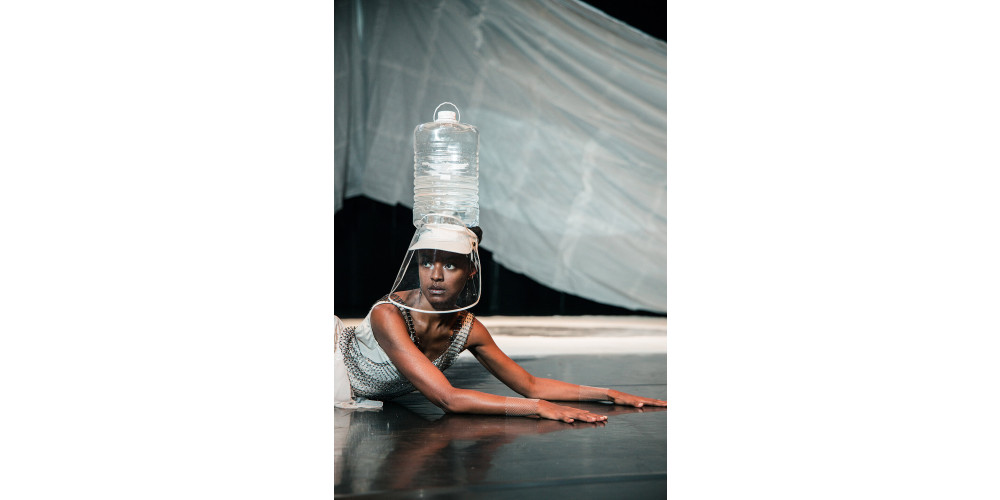 „The Divine Cypher“ von und mit Ana Pi