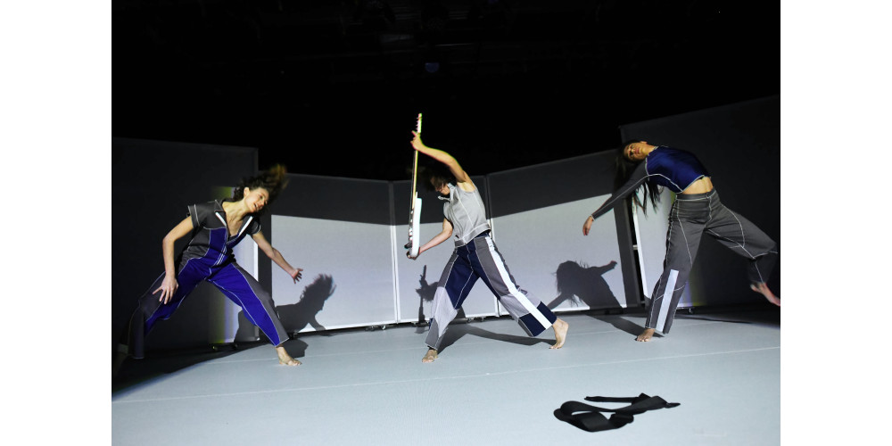 „songs of absence“ von Anna Konjetzky, Tanz: Quindell Orton, Sahra Huby, Amie Jammeh