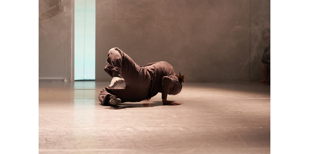 „episodes of glam + gutter“ von micha purucker. Tanz: Hikaru Osakabe