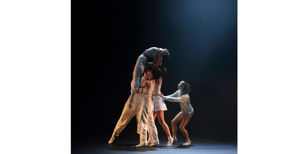 Biennale Tanzausbildung 2024: Ballett-Akademie der HMTM München mit „Mirror“ von David Russo