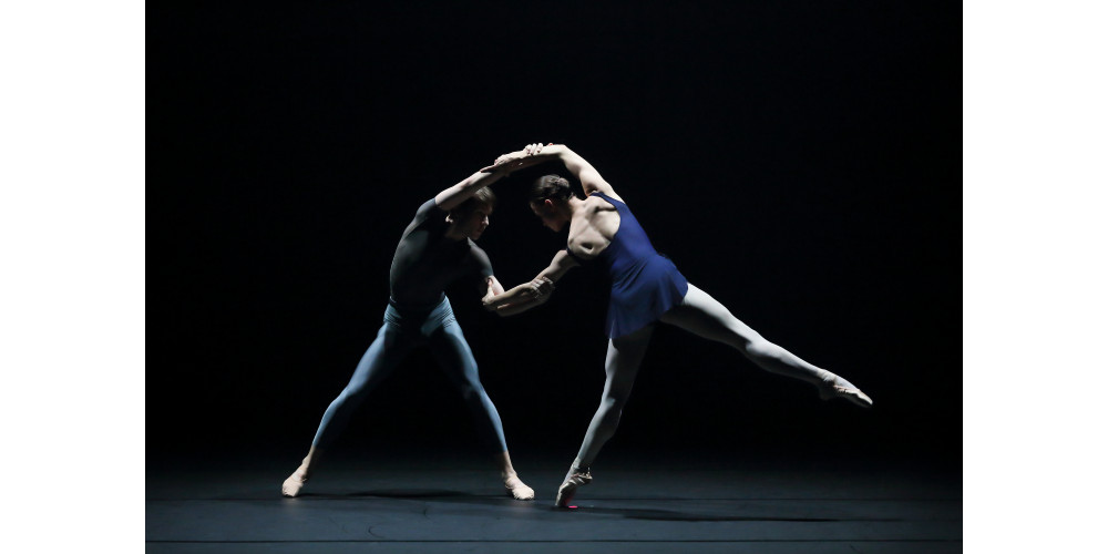 Biennale Tanzausbildung 2024: Royal Conservatoire Dance The Hague mit „Crisantemi“ von Jan Linkens, Tanz: Ellyne Knol, Wouter Smit