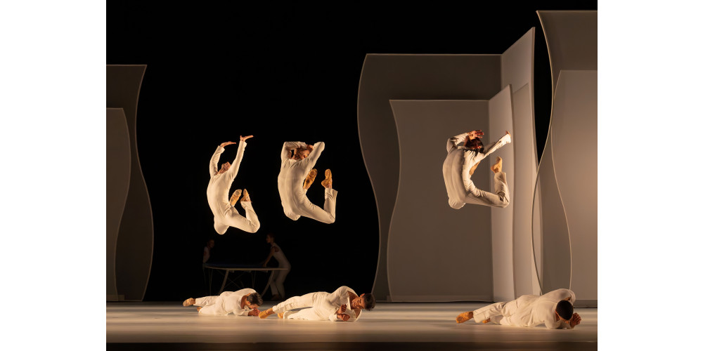 Tanzabend „Maillot/León &amp; Lightfoot“, „Les Noces“ von Jean-Christophe Maillot, Tanz: Ensemble Staatstheater Nürnberg Ballett