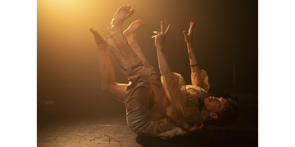 „Skirts in fur, unwinding“ von Anima Henn, Tanz: Ensemble