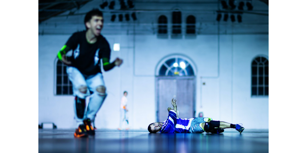 „Terminal Beach“ von Moritz Ostruschnjak. Tanz: Daniel Conan, Miyuki Shimizu, Guido Badalamenti