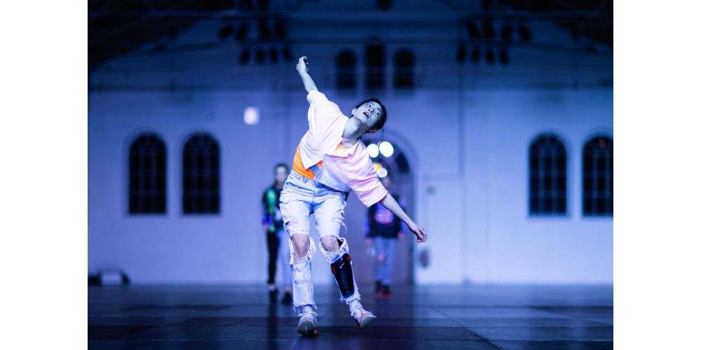 „Terminal Beach“ von Moritz Ostruschnjak. Tanz: Magdalena Agata Wójcik, David Cahier