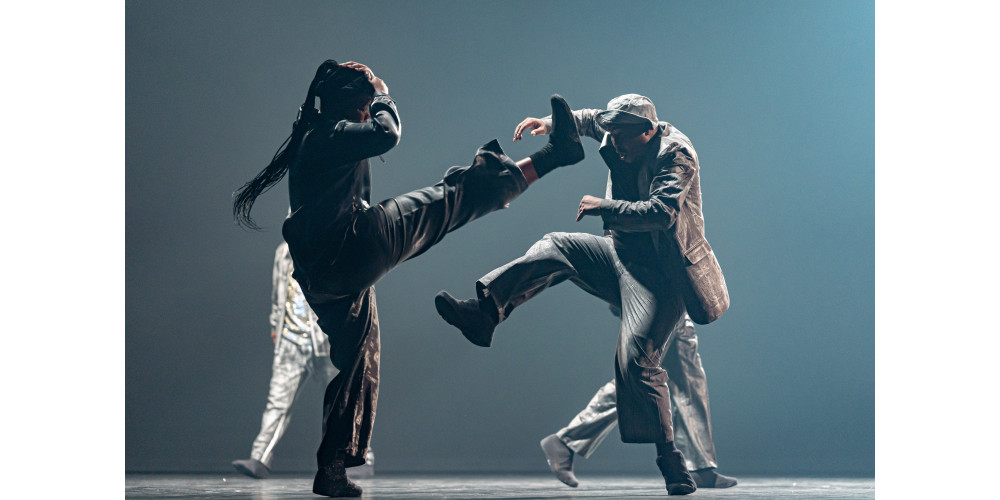 „ÉPIQUE ! (FOR YIKAKOU)“ von Nadia Beugré, Tanz: Nadia Beugré und Charlotte Dali